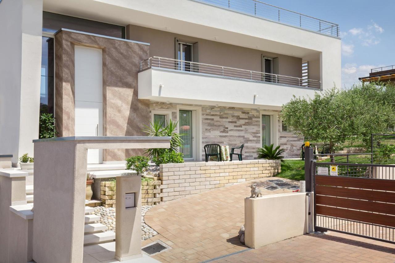 Villa Aurora-Holiday Home Apt 1 Bardolino Exterior foto