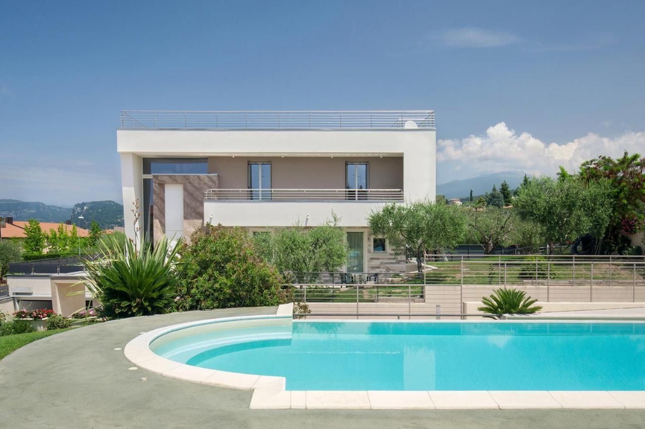Villa Aurora-Holiday Home Apt 1 Bardolino Exterior foto