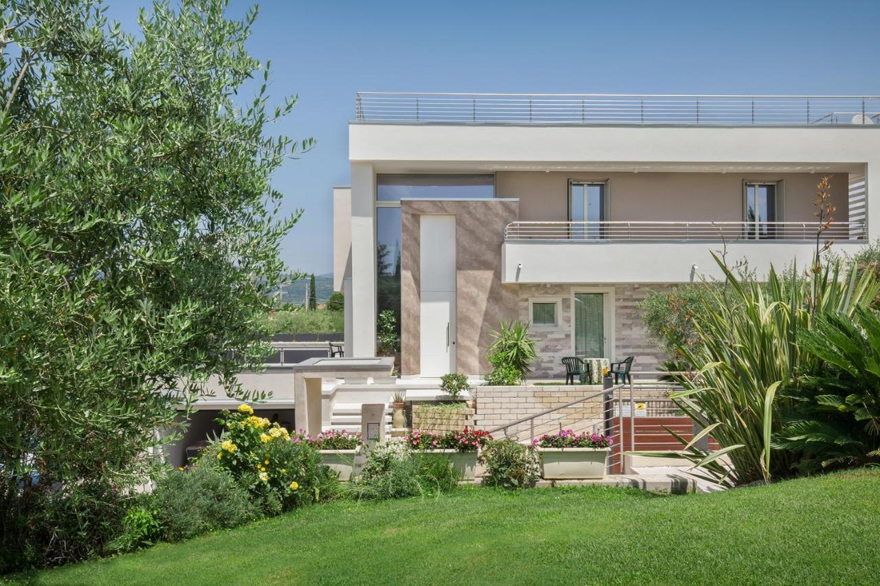 Villa Aurora-Holiday Home Apt 1 Bardolino Exterior foto