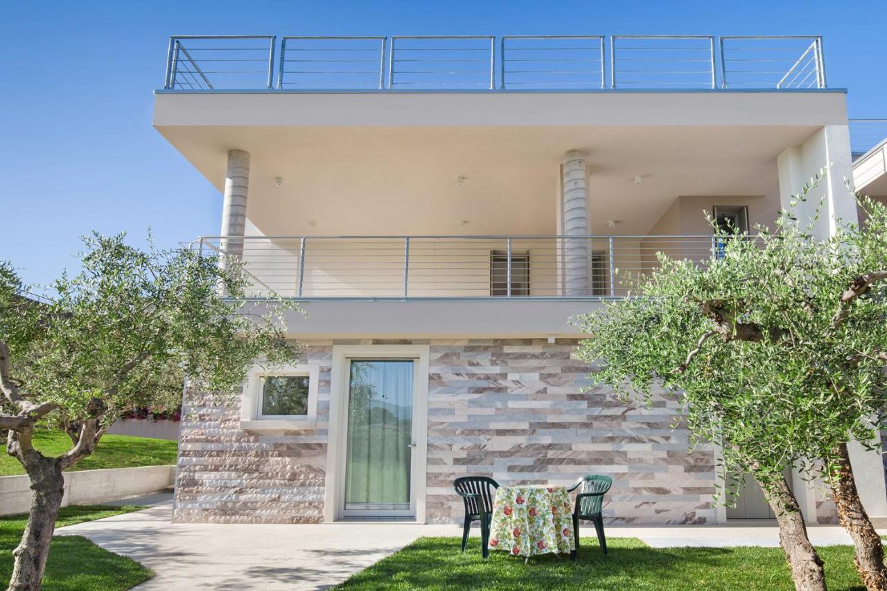 Villa Aurora-Holiday Home Apt 1 Bardolino Exterior foto